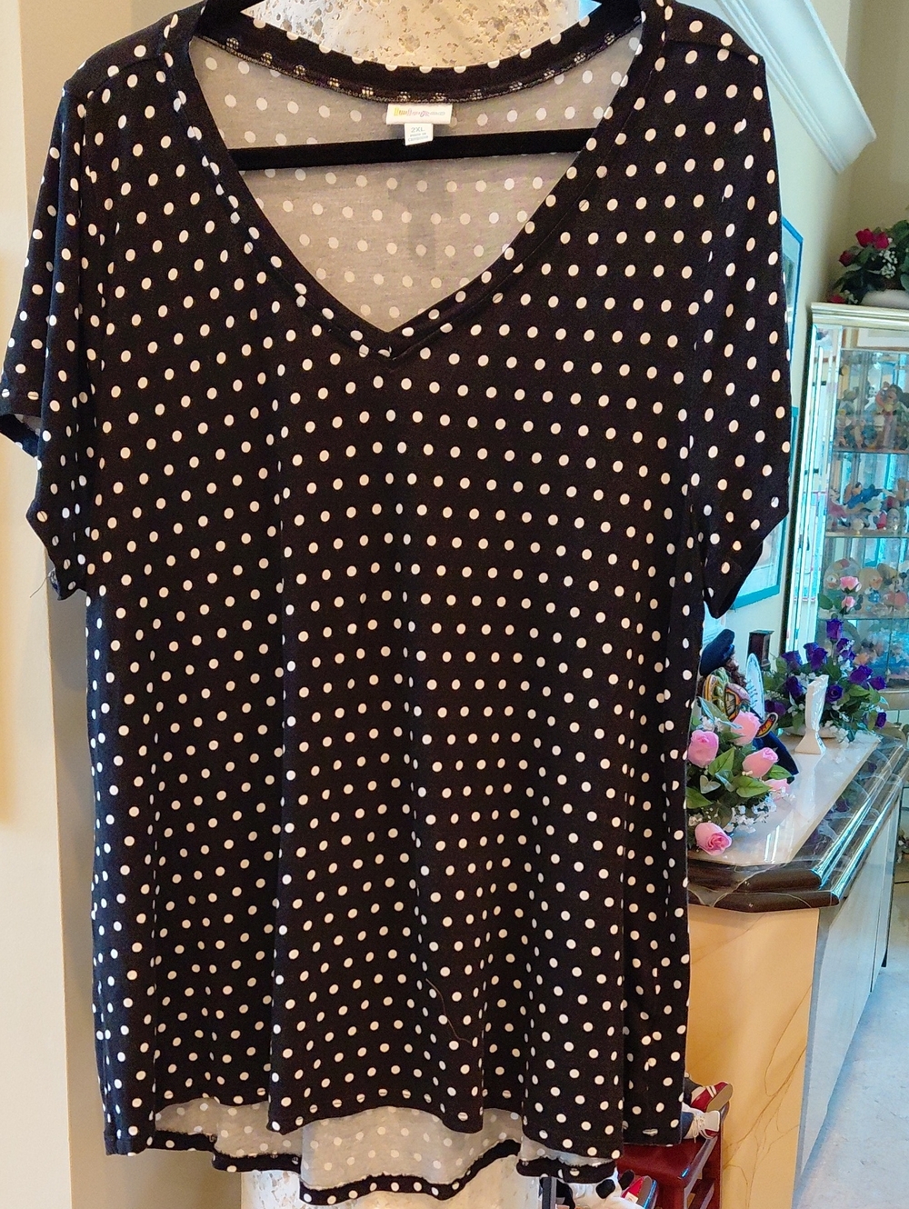 LuLaRoe Black V-Neck Short Sleeve Top with White Polka Dots